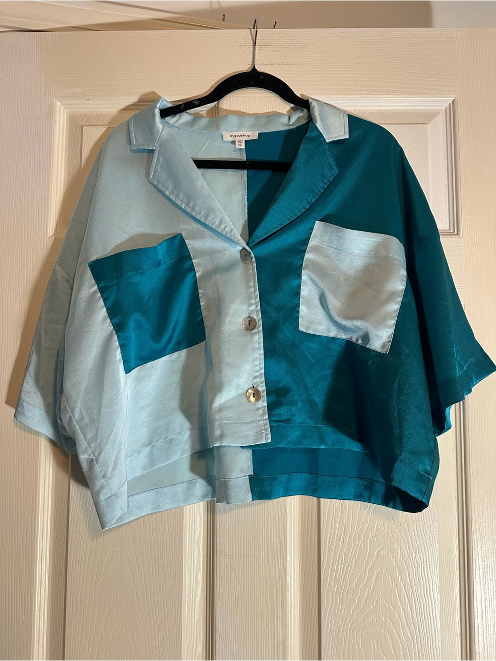 mittoshop Two-Tone Teal Cropped Button-Up Top